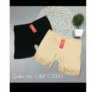 Quần đùi bầu cạp chéo.