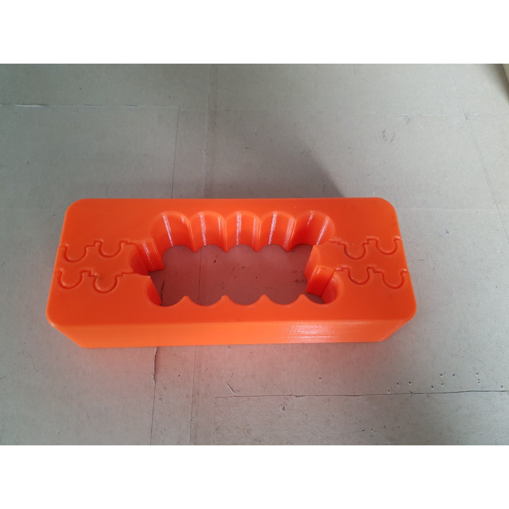 Khuôn đóng cell pin 18650 . Khuôn có thể tháo lắp đơn giản tùy theo nhu cầu sử dụng.