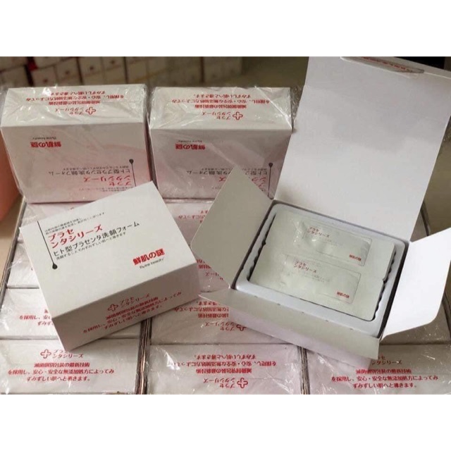 Mặt nạ ủ trắng Nhật Bản