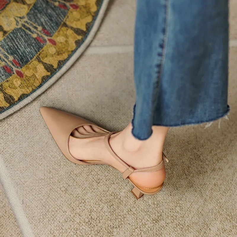 Giày Cao Gót Mũi Nhọn Phối Khóa Phong Cách Pháp