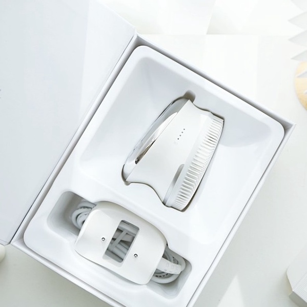 Máy rửa mặt + điện di nâng cơ, đẩy tinh chất LG Pra.L_BBP1 thế hệ mới
