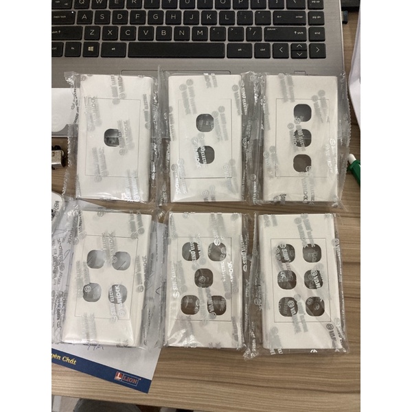 Sino mặt công tắc 1-2-3-4-5-6 lổ công tắc Seri S18 Sino