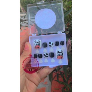 Móng úp chân bò sữa