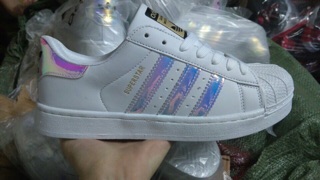 Giay Adidas mũi sò