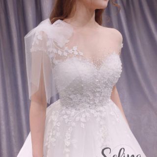 Áo cưới tùng vi tính