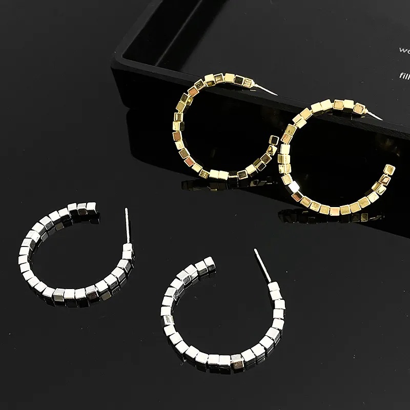 Khuyên Tai Vòng Gắn Hạt Tròn Màu Vàng Cổ Điển Đơn Giản Thời Trang Dự Tiệc Cho Nữ