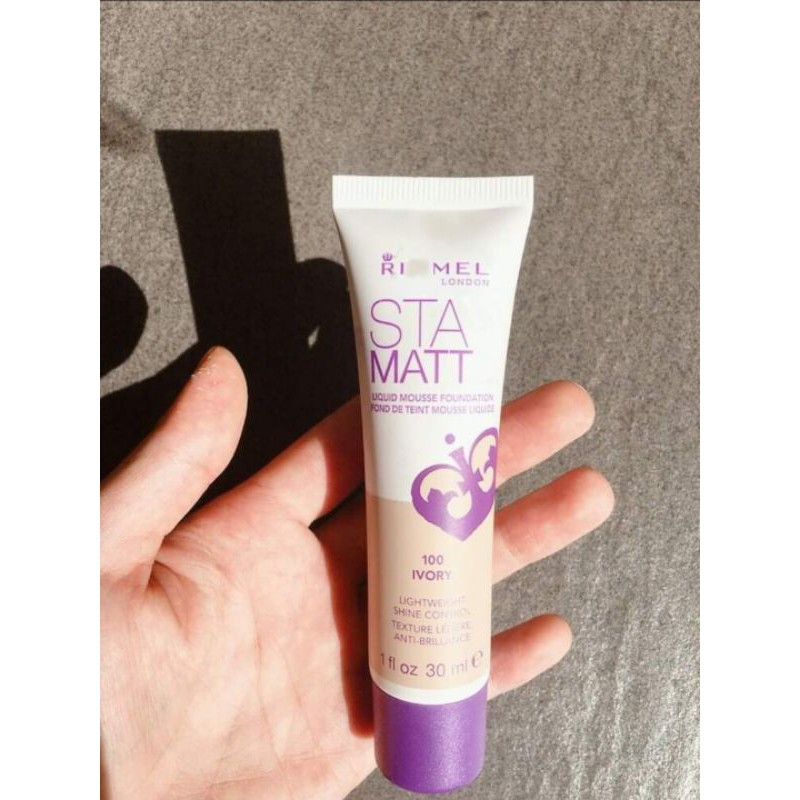 Kem nền Rimmel Stay Matte 100 Ivory