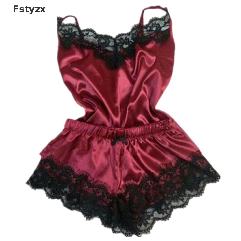Bộ đồ ngủ hai dây bằng lụa satin phối ren quyến rũ cho nữ