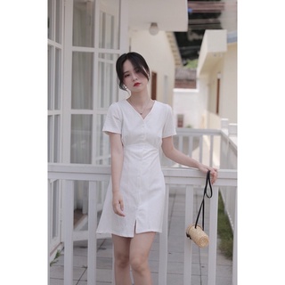 Váy trắng cổ tim basic mặc đi làm, đi chơi