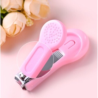 Cắt móng tay an toàn cho bé