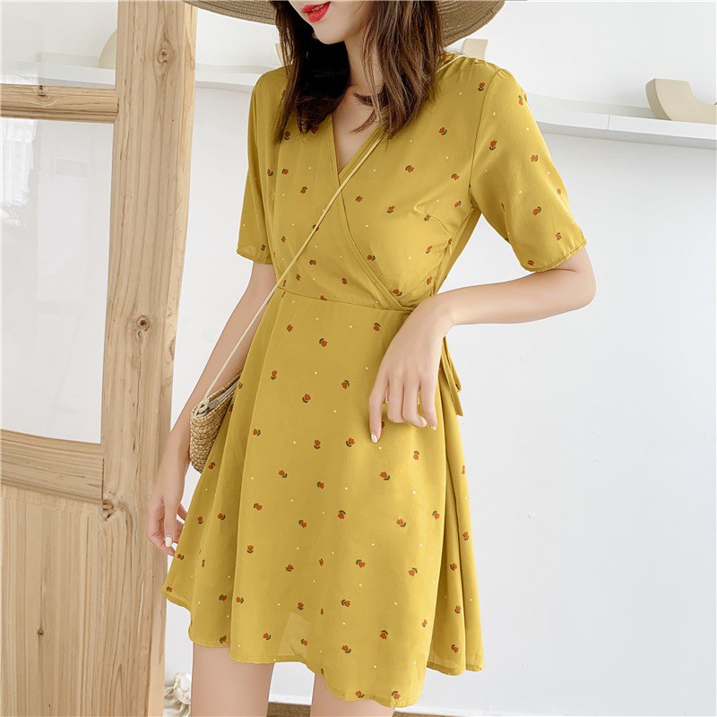Đầm hoa chữ A thiết kế cổ chữ V nữ tính