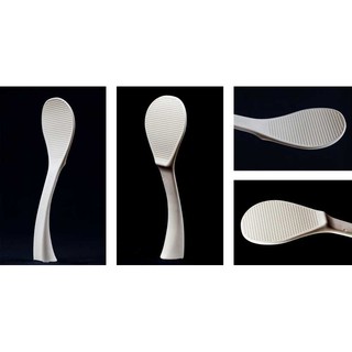 Vá múc cơm đứng được -Tupperware