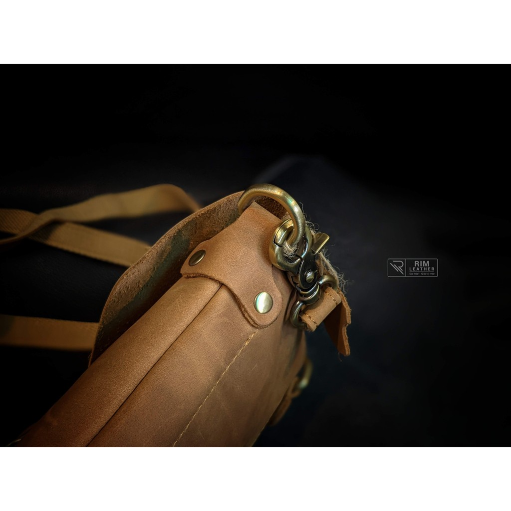 Túi Đeo Chéo Unisex Mini Da Bò Sáp Khóa Bấm Giả Cài Nhỏ Gọn Độc Đáo