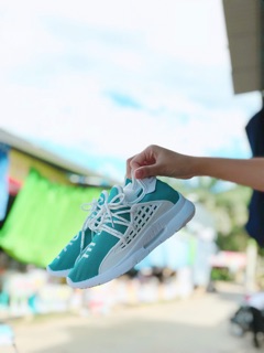 Giày thể thao human race