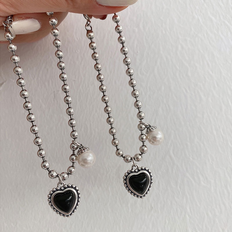 Vòng tay đính hạt ngọc trai giả mặt hình trái tim màu đen đơn giản thời trang cho nữ