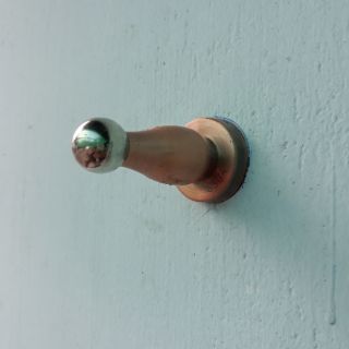 HÍT CHẶN CỬA INOX 100%
