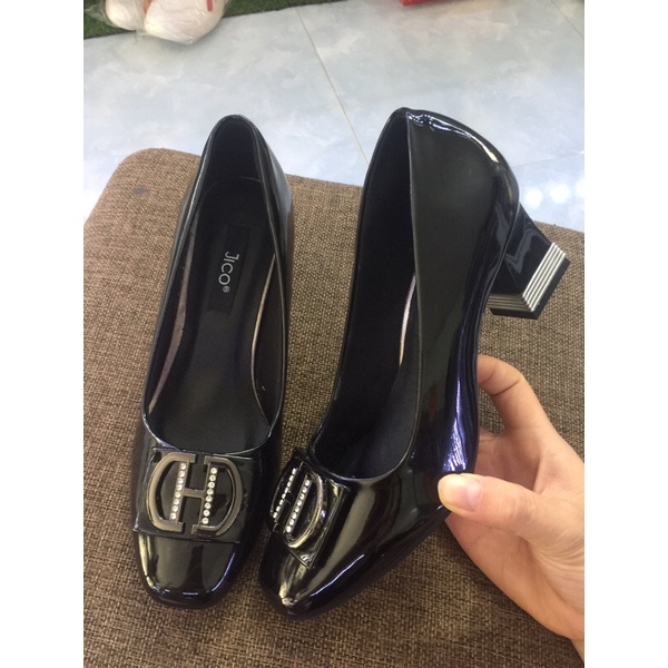 Giày đen công sở 5p cho chị e từ 36,,40 .