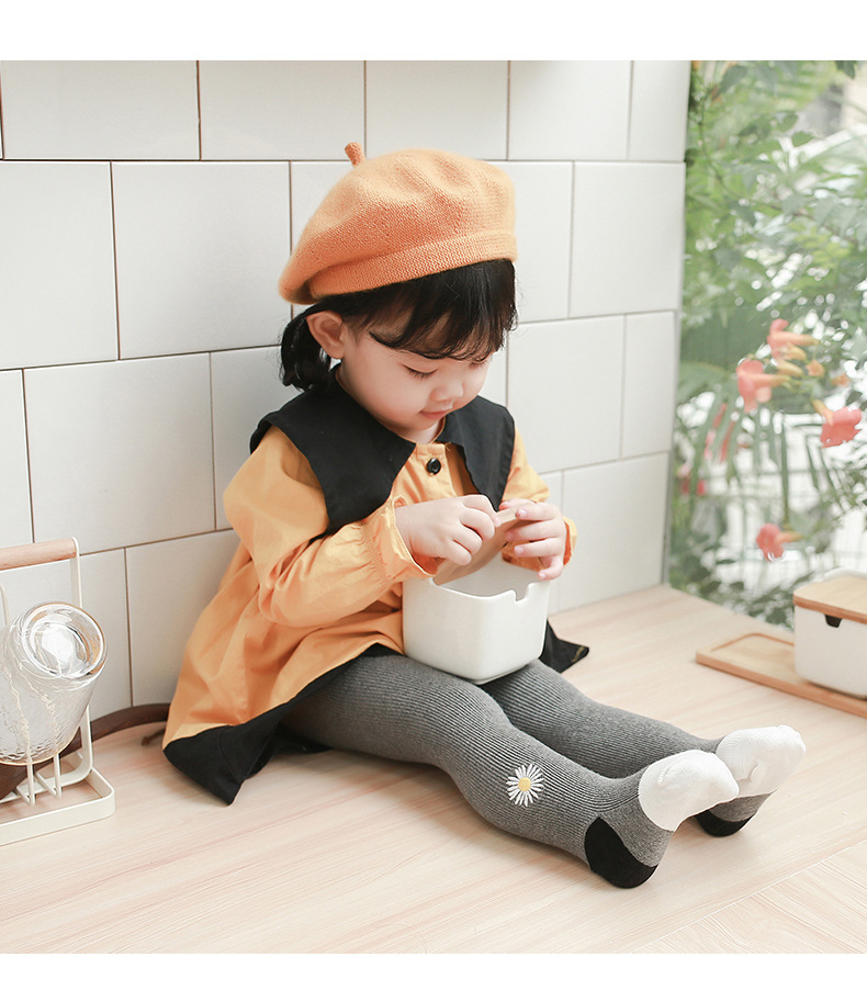 Quần tất giữ ấm dành cho bé gái