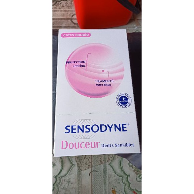 (Thanh lý giá sỉ tại kho) Bàn chải đánh răng  SENSODYNE  extra- souple pháp