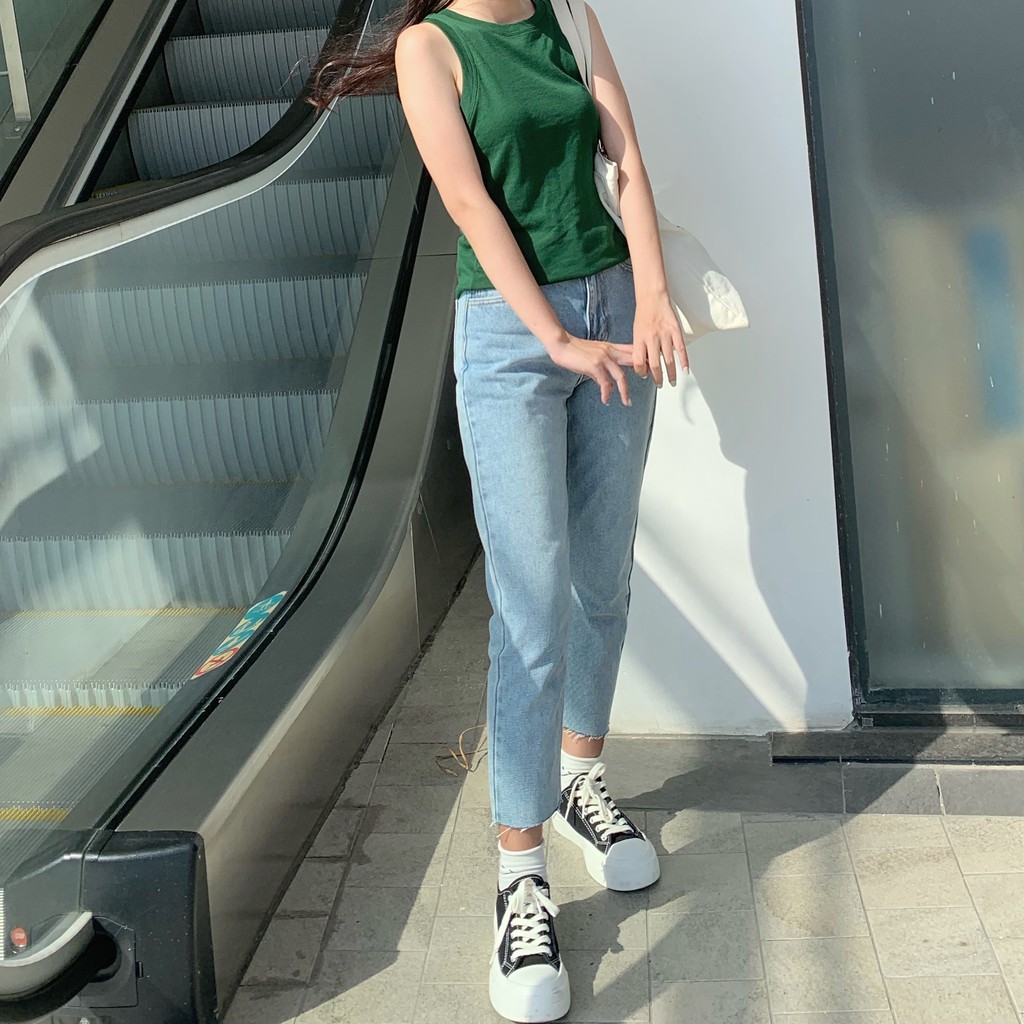 Quần Jeans Nữ Lưng Cao Màu Xanh Wash Đùi - Cắt Gấu Quần LDM-CL102