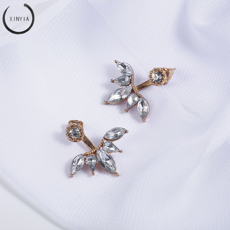 Bông Tai Hình Hoa Cúc Đính Đá Xinh Xắn Cho Nữ