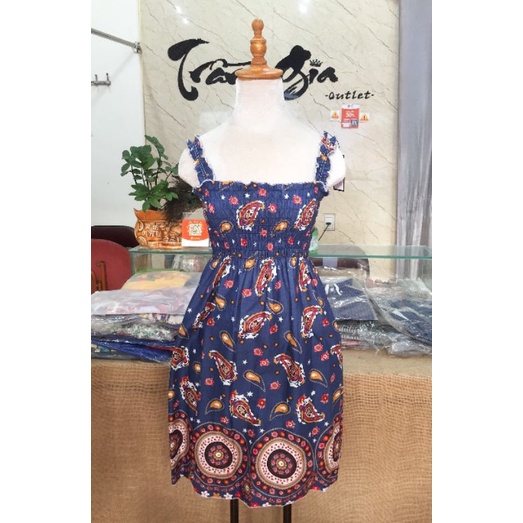 Váy lụa hoạ tiết retro - màu xanh