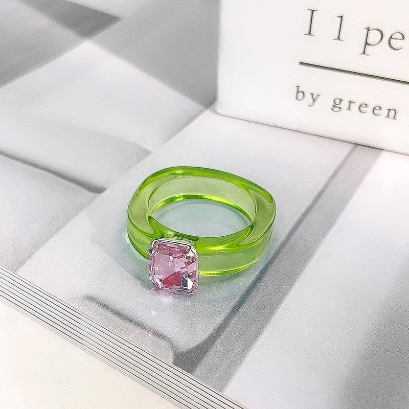 Nhẫn nhựa xanh lá/hồng
