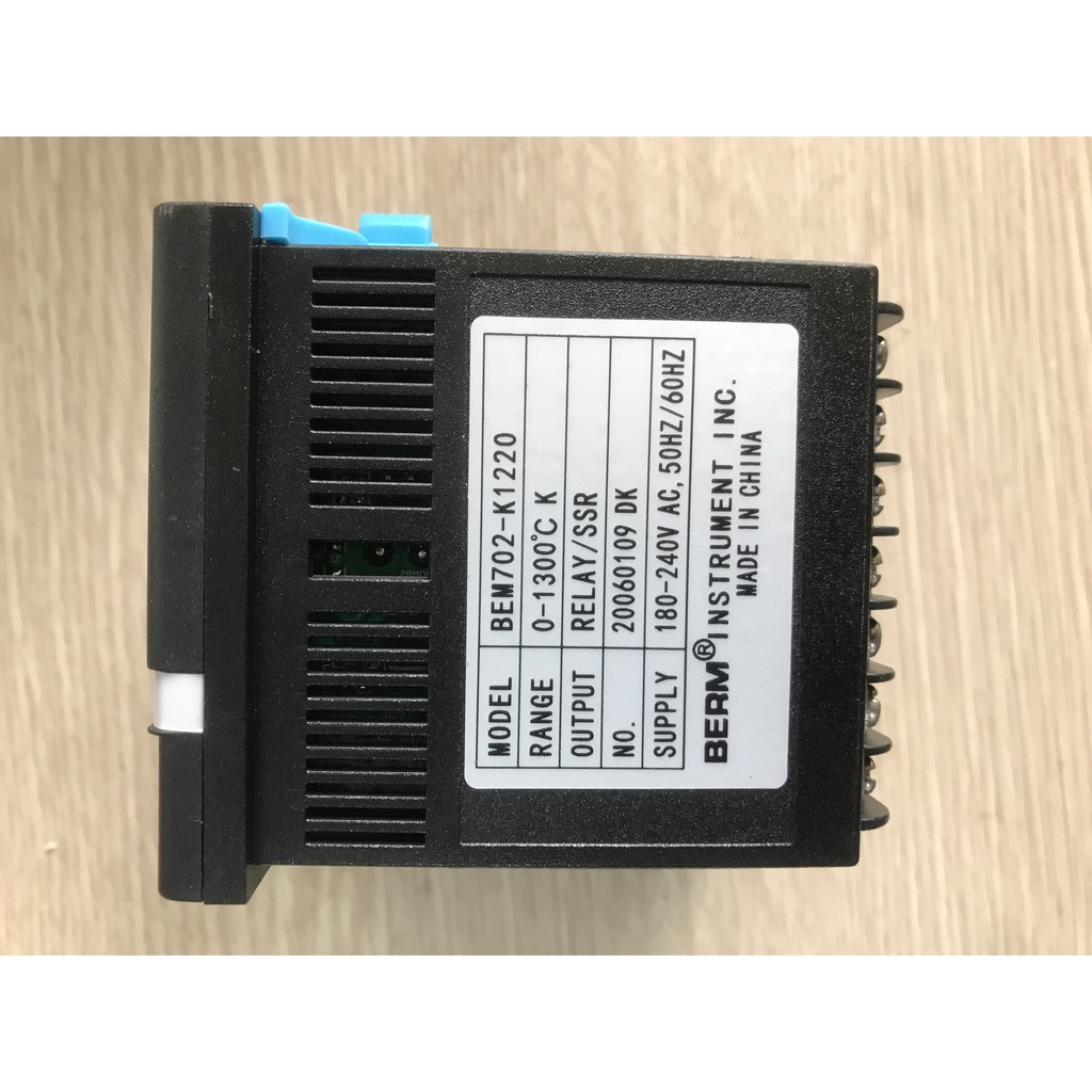 Đồng hồ nhiệt độ màn hình LCD 0-1300 độ BEM702 relay/ssr