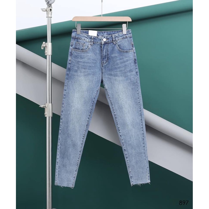 Quần Jean Nam Lb, Vải Jean Denim Co Giãn, Màu Xanh Sáng Trơn Thời Trang , Phom Skinny, Chiều Dài quần 92cm