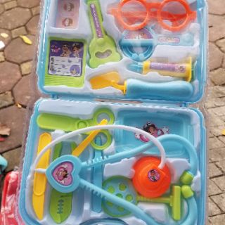 Va li đồ chơi bác sĩ