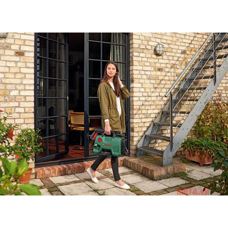 Máy rửa xe Bosch EasyAquatak 120