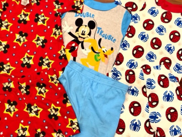 Bộ quần áo Disney cộc tay hoạ tiết đáng yêu cho bé , chất thun co giãn tốt thấm hút mồ hôi