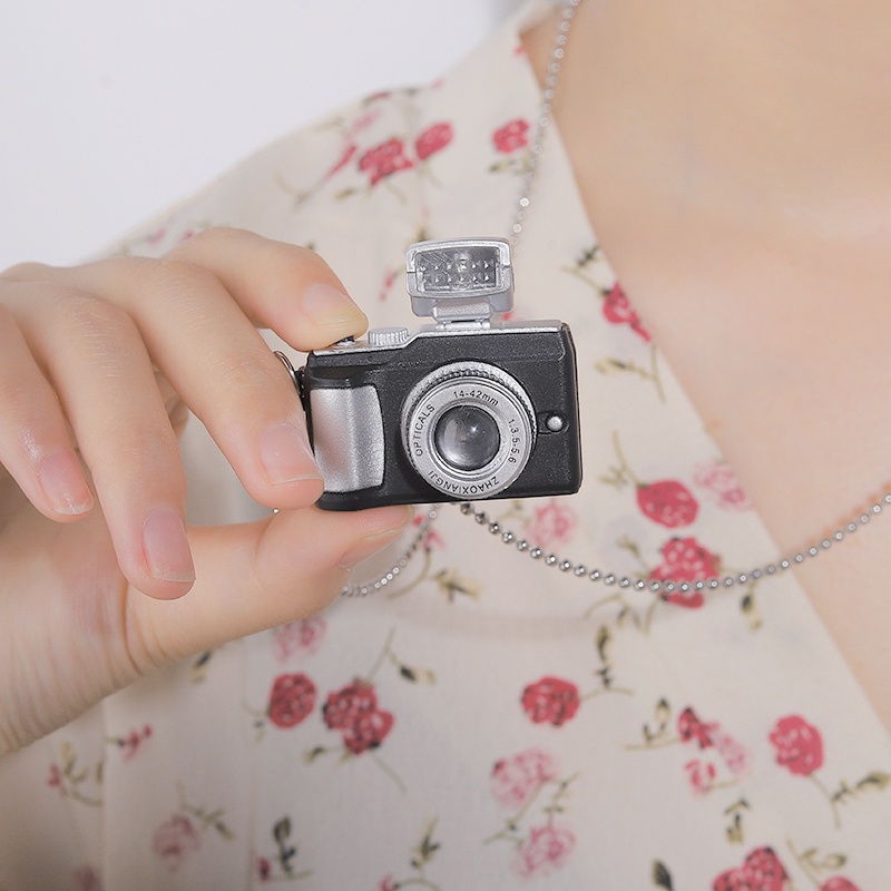 Vòng cổ Mặt Hình Máy Ảnh Mini 4 Kiểu Phát Sáng Dễ Thương Vui Nhộn Thích Hợp Làm Quà Tặng Cho Bạn