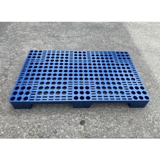 Pallet nhựa 1000x600x100 màu xanh.