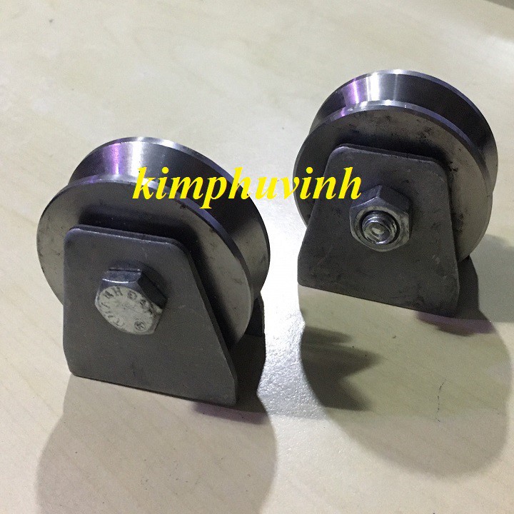 01 CÁI - 60mm BÁNH XE SẮT - BÁNH XE CỬA TRƯỢT - BÁNH XE RÃNH V 6P