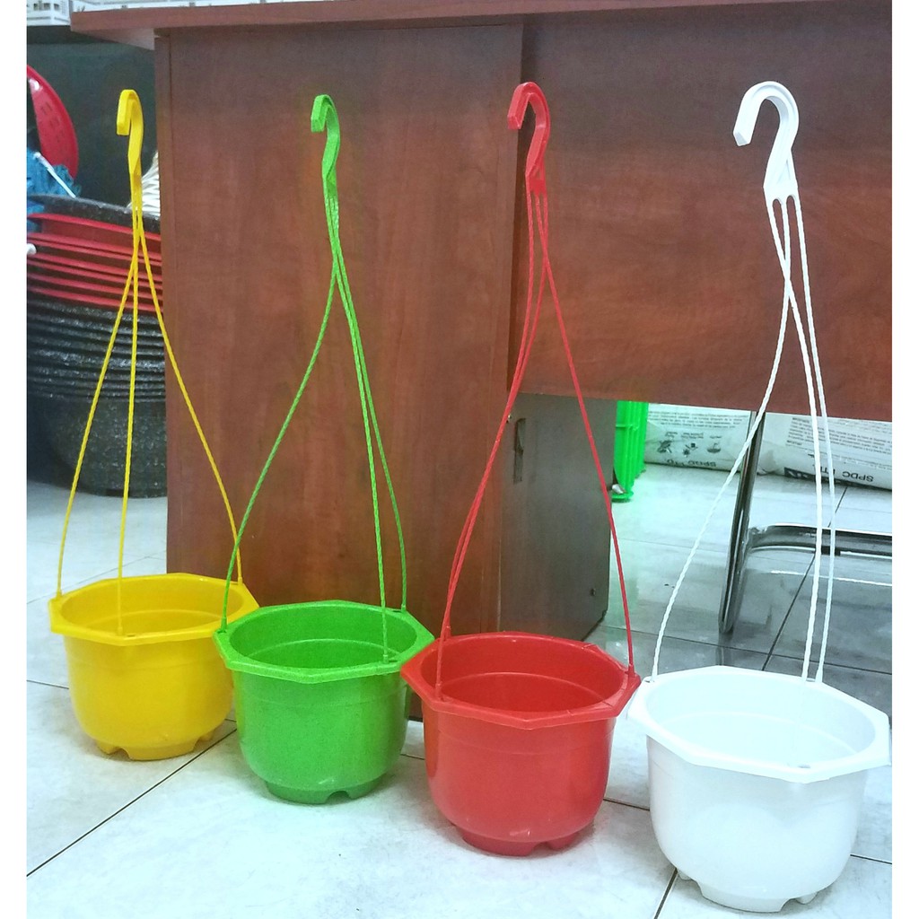 Chậu hoa nhựa treo kèm móc