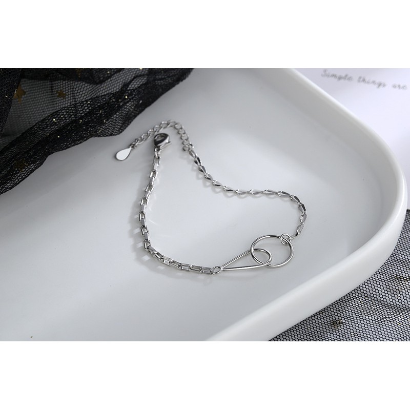 Lắc tay đan vào nhau xinh xắn