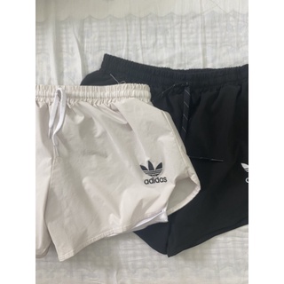 Quần adidas màu đen trắng
