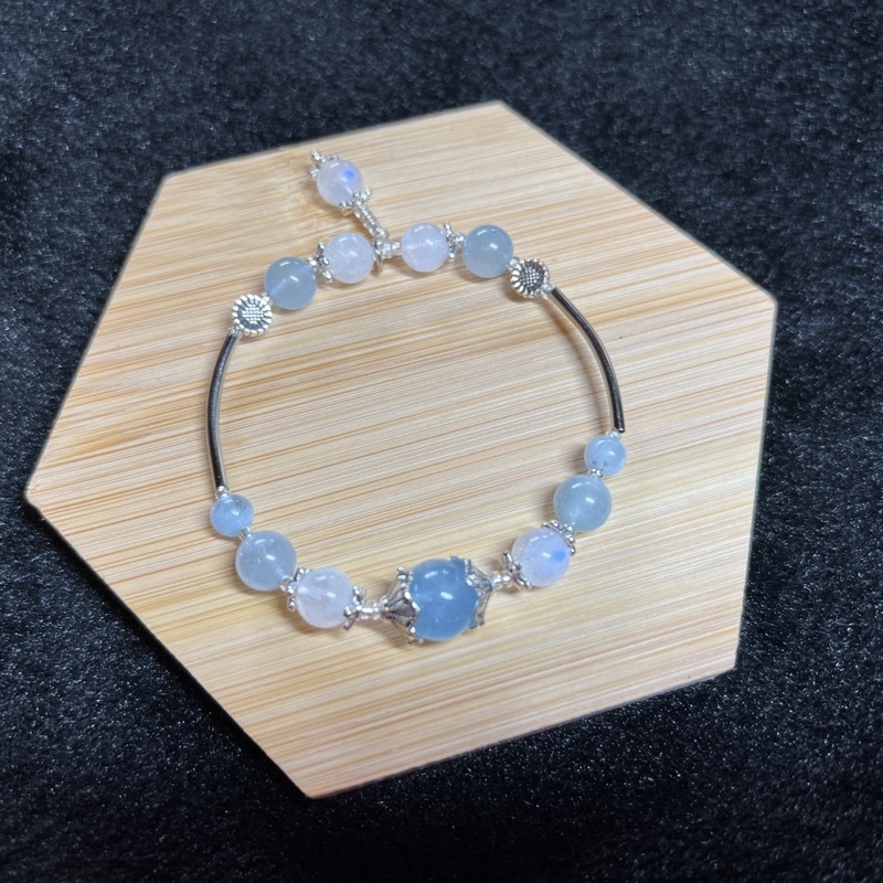 Vòng tay aqua mix moon