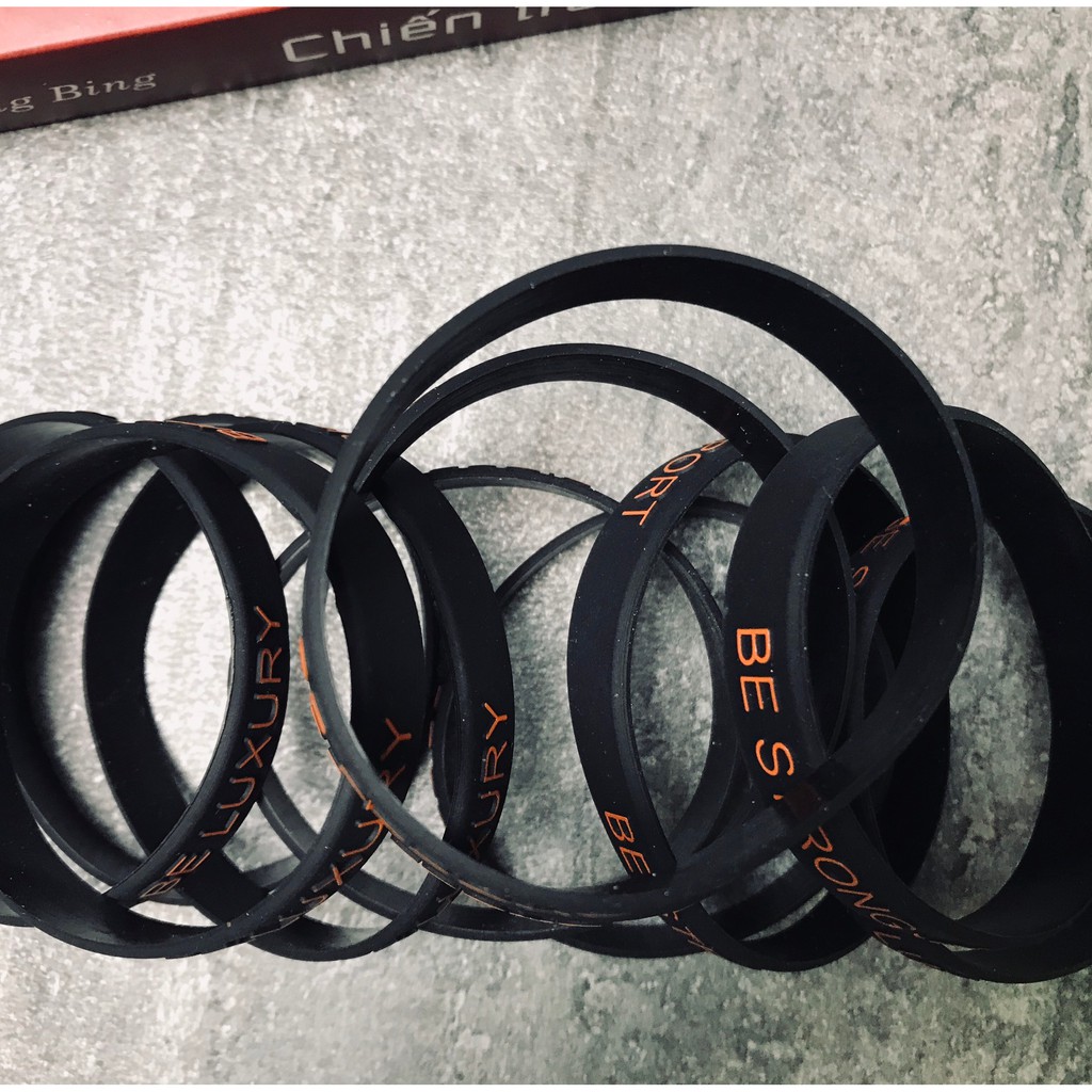Vòng đeo tay cao su in chữ truyền cảm hứng  - truyền động lực - Chữ Be Strong Be Luxury - BIG SPORT-BSVT1