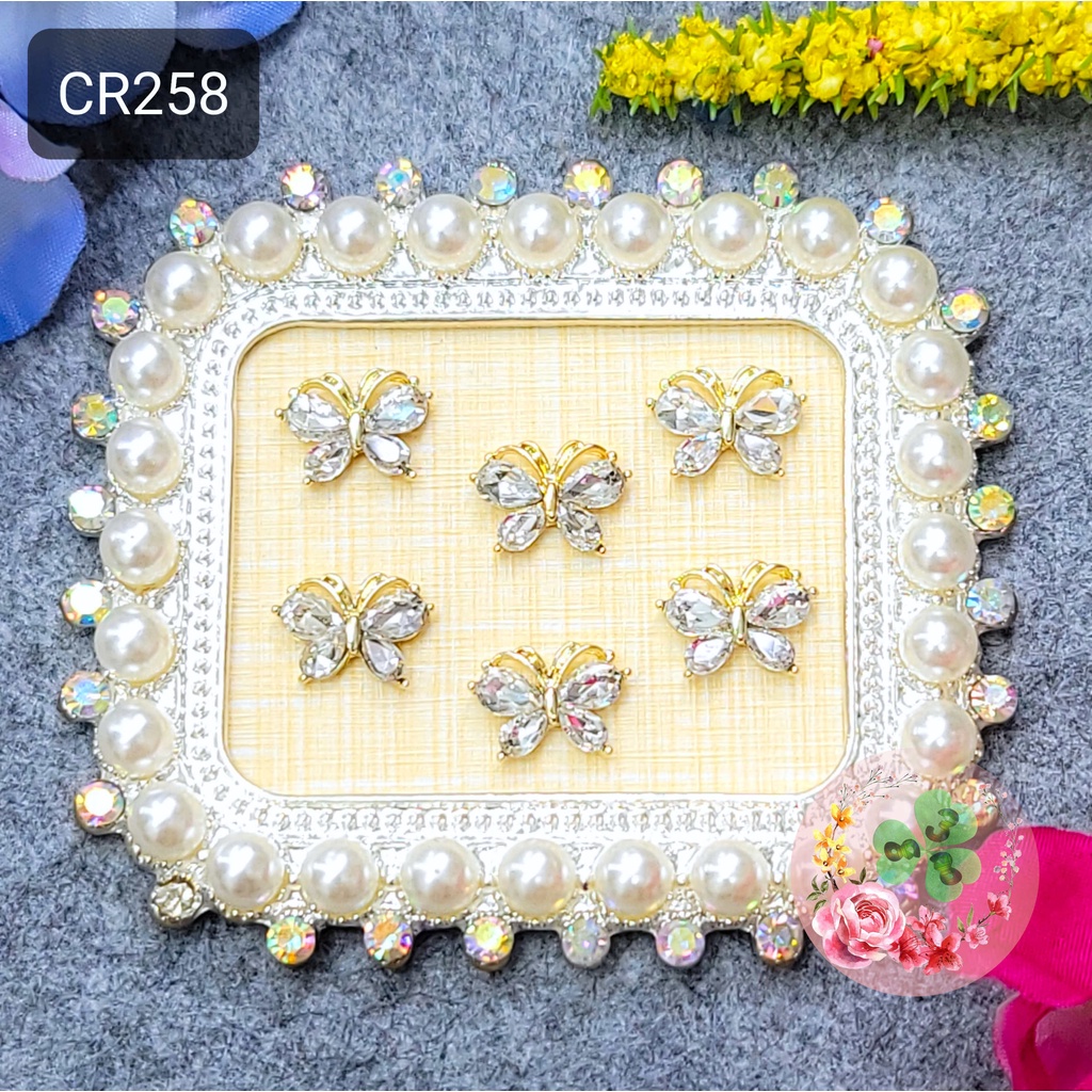 Mã CR250 - CR258 . Charm kim loại đính đá trang trí móng siêu xinh.