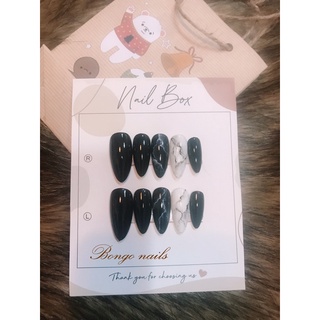 Nails box móng úp thiết kế đen trắng kết hợp vẽ vân đá