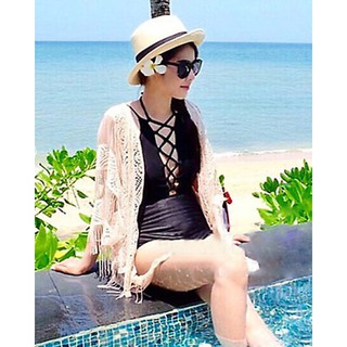 Set áo bơi đen và quần short dây rút