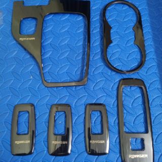 Ốp nội thất titan Ranger 2019