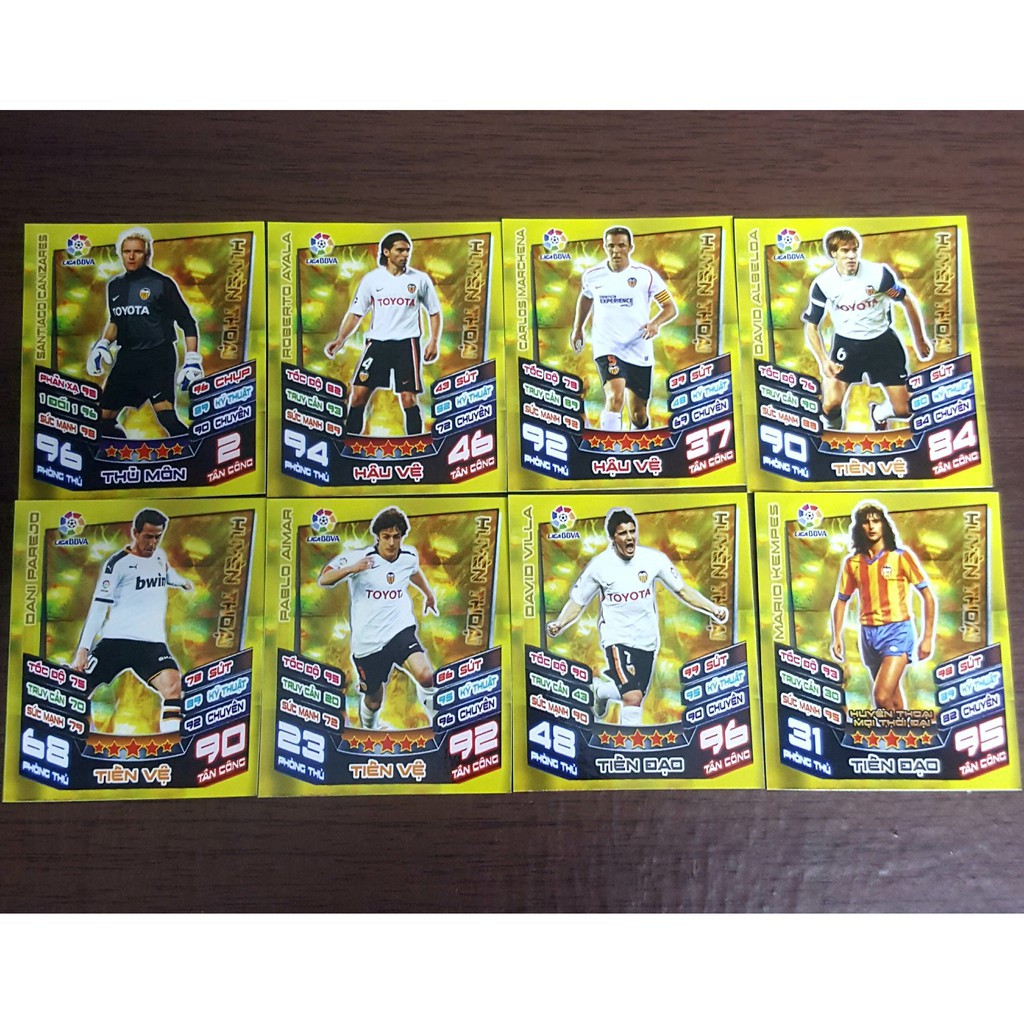 - Bộ thẻ in Match Attax Huyền thoại Tây Ban Nha Poca