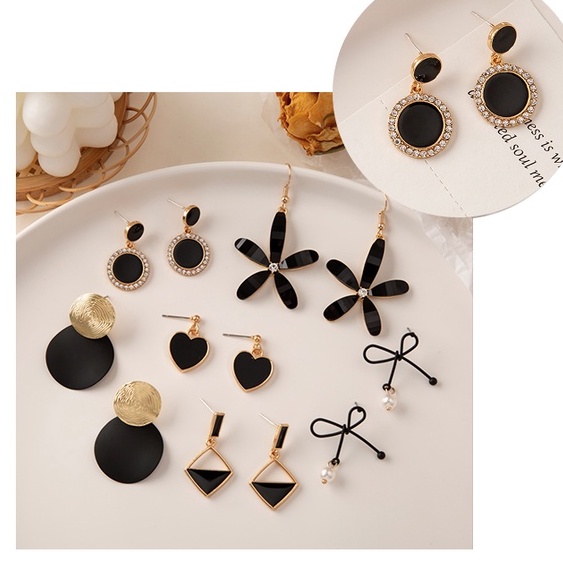 Khuyên Tai Kim Loại Đính Hạt Ngọc Trai Đen Phong Cách Hàn Quốc