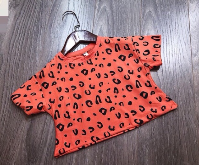 Set Croptop báo cho bé gái