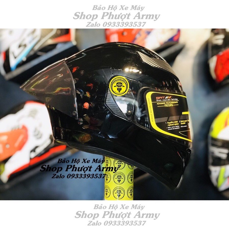 Mũ bảo hiểm Royal 138b đen bóng tặng thay kính khói