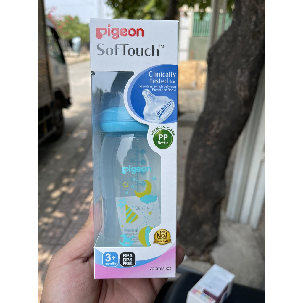 Bình sữa PP Plus họa tiết xanh 240ml (M) PIGEON