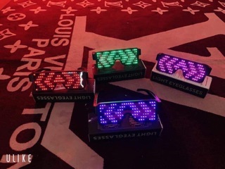 Kính Led đi bay